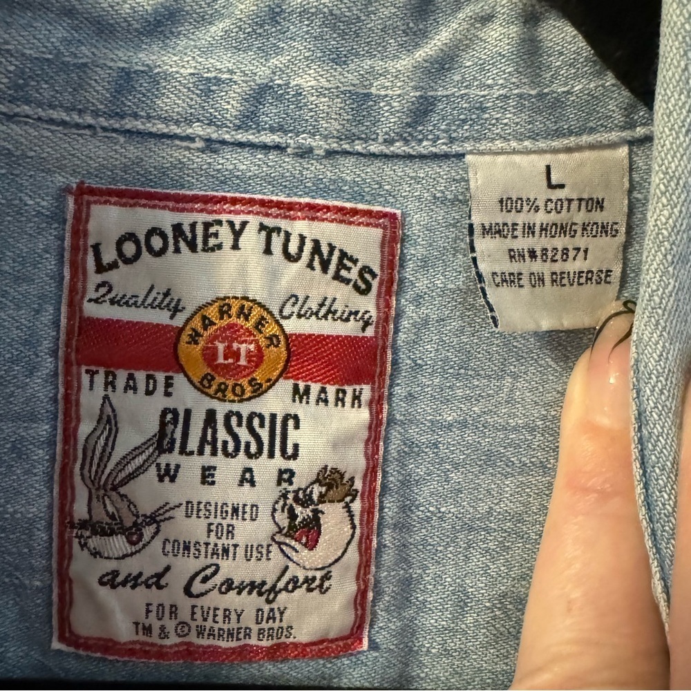 Vintage 90s Looney Tunes Merrie Melodies Embroidered Denim Cotton ButtonUp Shirt - Picture 2 of 15